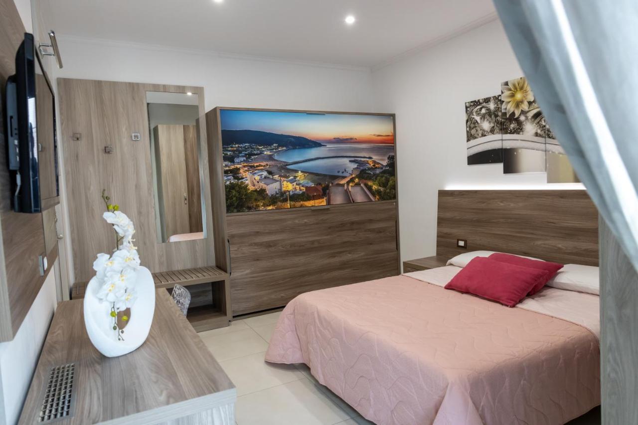 Mary VI Rooms Peschici Exteriör bild