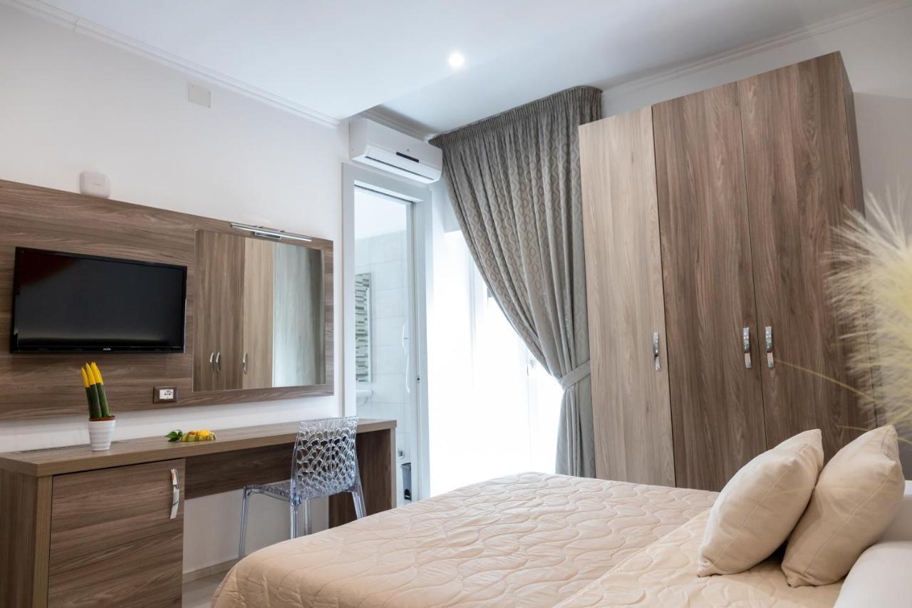 Mary VI Rooms Peschici Exteriör bild