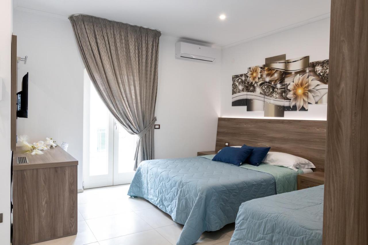 Mary VI Rooms Peschici Exteriör bild